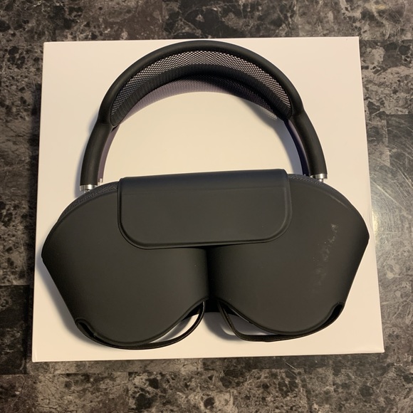 AirPods Max space grey